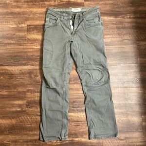 Mountain Khakis Classic Fit - 32X32